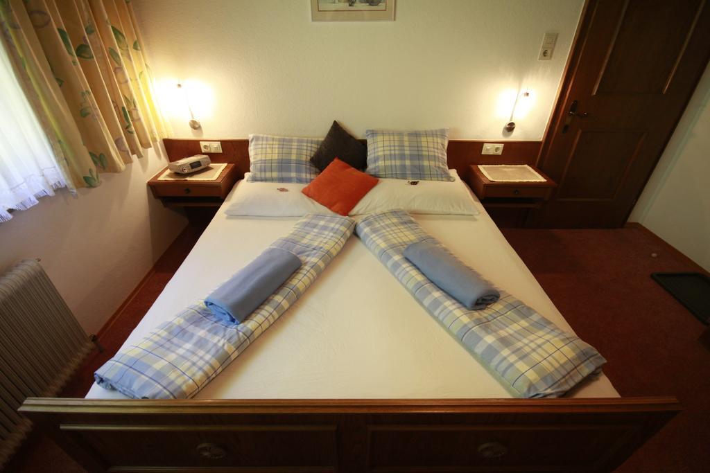 Privatzimmer Kammerlander Neukirchen am Grossvenediger Room photo